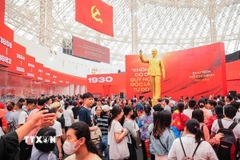 Hàng chục vạn người dân đã đến tham quan, tìm hiểu, trải nghiệm tại Trung tâm triển lãm Việt Nam. (Ảnh: Hoàng Hiếu/TTXVN)