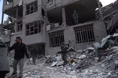 Cảnh đổ nát sau cuộc không kích tại Tehran, Iran. (Ảnh: THX/TTXVN)