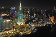 Một góc Thành phố Hồ Chí Minh bên sông Sài Gòn phát triển đồng bộ, hiện đại. (Ảnh: Quốc Khánh/TTXVN)