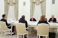 Tổng thống Nga Vladimir Putin trong cuộc gặp với đặc phái viên của Tổng thống Mỹ, ông Steve Witkoff và ông Jared Kushner tại Moskva ngày 2/12/2025. (Ảnh: AA/TTXVN)
