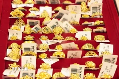 Vàng trang sức bày bán tại Công ty vàng Bảo Tín Minh Châu. (Ảnh: Trần Việt/TTXVN)