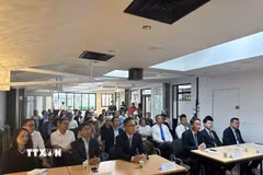 Điểm nhấn của chương trình là phiên đối thoại trực tiếp giữa các cơ quan chuyên môn của Hà Nội với doanh nghiệp và hiệp hội Pháp. (Ảnh: Ngọc Hiệp/TTXVN)