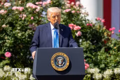 Tổng thống Mỹ Donald Trump phát biểu tại Nhà Trắng. (Ảnh: THX/TTXVN)