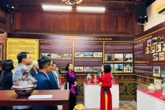 Trưng bày nghệ thuật chế tác gốm của cư dân Thăng Long và Phú Xuân 