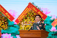 Đại tướng Phan Văn Giang, Ủy viên Bộ Chính trị, Phó Thủ tướng Chính phủ, Bộ trưởng Bộ Quốc phòng phát biểu tại Lễ kỷ niệm. (Ảnh: Nguyễn Dũng/TTXVN)