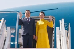Lễ tiễn Chủ tịch Quốc hội Trần Thanh Mẫn và Phu nhân tại Sân bay quốc tế Bunga Raya Complex, thủ đô Kuala Lumpur. (Ảnh: Doãn Tấn/TTXVN)