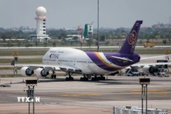 Máy bay của Thai Airways tại sân bay Suvarnabhumi ở Bangkok, Thái Lan. (Ảnh: AFP/TTXVN)