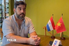 Tổng Bí thư Đảng Cộng sản Paraguay Najeeb Amado trả lời phỏng vấn phóng viên TTXVN tại Asuncion ngày 12/12/2025, nhân kỷ niệm 30 năm thiết lập quan hệ ngoại giao Việt Nam-Paraguay (1995-2025). (Ảnh: Diệu Hương/TTXVN)