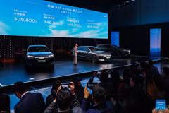 Lễ ra mắt mẫu sedan điện hạng sang A6L e-tron. (Ảnh: Xinhua)