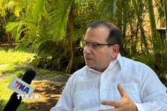 Anh hùng Cộng hòa Cuba Fernando González Llort trả lời phỏng vấn phóng viên TTXVN. (Ảnh: Việt Hùng/TTXVN)