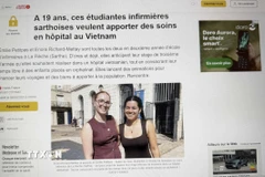 Émilie Petitpas và Enora Richard-Mettay, hai sinh viên năm thứ hai của Trường đào tạo điều dưỡng La Flèche (tỉnh Sarthe, vùng Tây Bắc nước Pháp), trên tờ Ouest-France. (Ảnh: Chụp màn hình)
