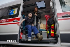 Các quân nhân Ukraine về tới Chernihiv trong đợt trao đổi tù binh lần thứ hai giữa Nga và Ukraine ngày 10/6/2025. (Ảnh: AA/TTXVN)