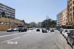 Nắng chói chang giữa trưa ở thủ đô Algiers. (Ảnh: Mạnh Hùng/TTXVN)