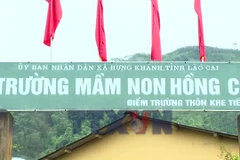 Cô giáo tận tụy chăm sóc, dạy dỗ học sinh người Mông trên đỉnh non cao