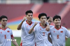 Đình Bắc ghi bàn nâng tỷ số lên 2-1 cho U22 Việt Nam trong trận gặp U22 Lào. (Ảnh: TTXVN)