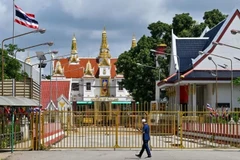 Một trạm kiểm soát biên giới giữa Campuchia và Thái Lan. (Ảnh: AFP)