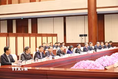 Đoàn đại biểu Việt Nam do đồng chí Trần Cẩm Tú dẫn đầu tại buổi hội đàm. (Ảnh: Công Tuyên/TTXVN)