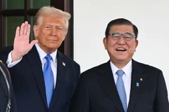 Tổng thống Mỹ Donald Trump và Thủ tướng Nhật Bản Shigeru Ishiba. (Ảnh: AFP/Getty Images)