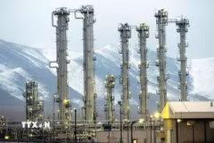 Quang cảnh lò phản ứng nghiên cứu nước nặng Arak ở huyện Khondab, tỉnh Markazi (Iran). (Ảnh: AP/TTXVN)