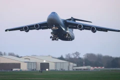 Máy bay vận tải quân sự cỡ lớn C-5 Galaxy. (Ảnh: Getty images)