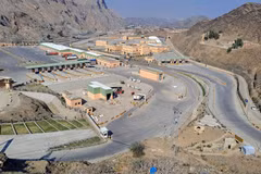 Cửa khẩu Torkham ở biên giới Pakistan- Afghanistan. (Ảnh: THX/TTXVN)