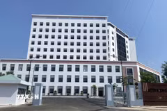 Dự án Bệnh viện Sản Nhi chậm tiến độ không chỉ ảnh hưởng đến hiệu quả sử dụng nguồn vốn mà còn tác động đến công tác chăm sóc sức khỏe nhân dân. (Ảnh: TTXVN phát)
