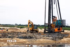 Dự án đường Tố Hữu đi Sân bay Phú Bài, thành phố Huế bị chậm tiến độ nên thành phố đã thay chủ đầu tư. (Ảnh: Nguyên Lý/TTXVN)