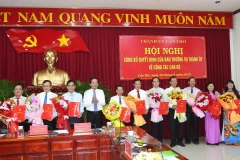 5 Ủy viên Ban Thường vụ Thành ủy Cần Thơ nghỉ hưu trước tuổi