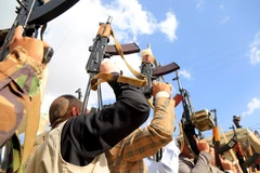 Các tay súng Houthi tại Sanaa, Yemen, ngày 11/3/2025. (Ảnh: THX/TTXVN)
