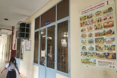TP Hồ Chí Minh: Yêu cầu trường tiểu học gỡ tranh có nội dung về luật nhân-quả