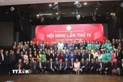 Ban chấp hành mới chụp ảnh tại sự kiện. (Ảnh: Việt Thắng/TTXVN)