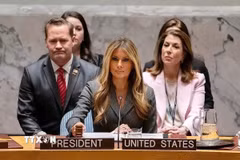 Đệ nhất phu nhân Mỹ Melania Trump chủ trì cuộc họp Hội đồng Bảo an Liên hợp quốc về trẻ em, giáo dục và công nghệ trong xung đột. (Ảnh: TTXVN phát)