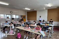 Tôn vinh tiếng Việt - Giữ cội nguồn cho thế hệ mai sau