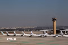 Máy bay của hãng hàng không El Al tại sân bay quốc tế Ben Gurion ở gần Tel Aviv, Israel. (Ảnh: THX/TTXVN)