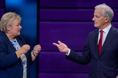 Các ứng viên trong một cuộc tranh luận trên truyền hình trước cuộc bầu cử. (Ảnh: AFP)