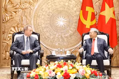 Tổng Bí thư, Chủ tịch nước Tô Lâm tiếp Giám đốc Cơ quan Vệ binh quốc gia Liên bang Nga Viktor Zolotov. (Ảnh: Thống Nhất/TTXVN)