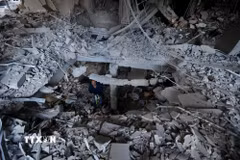 Cảnh đổ nát sau vụ không kích của Israel tại Beirut, Liban. (Ảnh: THX/TTXVN)