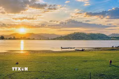 Cảnh sắc hồ Lắk (Đắk Lắk). (Ảnh: Kha Phạm/TTXVN)