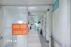 Các bệnh viện sẵn sàng thu dung, điều trị bệnh nhân mắc, nghi ngờ mắc bệnh do virus Nipah; bảo đảm công tác phòng chống nhiễm khuẩn, phòng chống lây nhiễm tại bệnh viện. (Ảnh: Minh Quyết/TTXVN)