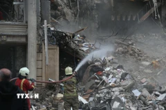 Cảnh đổ nát sau cuộc không kích tại Tehran, Iran. (Ảnh: THX/TTXVN)