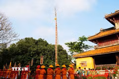 Quang cảnh Lễ Hạ nêu ở Thế Miếu trong Đại Nội Huế. (Ảnh: Nguyên Lý/TTXVN)
