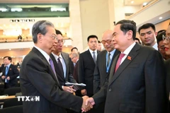 Chủ tịch Quốc hội Trần Thanh Mẫn gặp Chủ tịch Nhân đại toàn quốc Trung Quốc Triệu Lạc Tế. (Ảnh: TTXVN phát)