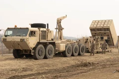 Các binh sỹ thuộc Lực lượng Hoa Kỳ tại Hàn Quốc (USFK) tiến hành một cuộc diễn tập tác chiến cho hệ thống phòng không mới nhất, hệ thống Khả năng Bảo vệ bằng Hỏa lực Gián tiếp (IFPC), tại một địa điểm không được tiết lộ. (Ảnh: USFK)