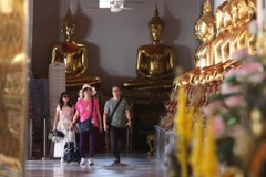Khách du lịch tại Bangkok, Thái Lan. (Ảnh: THX/TTXVN)