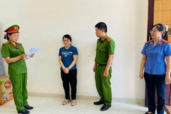 Cơ quan chức năng khởi tố, bắt tạm giam đối tượng Nguyễn Thị Tường Vi để điều tra về hành vi lừa đảo, chiếm đoạt tài sản. (Ảnh: Công an cung cấp)