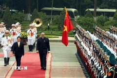 Chủ tịch nước Nguyễn Minh Triết chủ trì lễ đón Tổng thống Paraguay Fernando Lugo Mendez thăm chính thức Việt Nam (9/3/2011). (Ảnh: TTXVN)