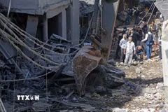 Thiệt hại sau các cuộc không kích của Israel xuống thủ đô Beirut, Liban. (Ảnh: THX/TTXVN)