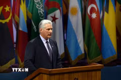 Chủ tịch Cuba Miguel Diaz-Canel phát biểu tại một hội nghị ở Havana. (Ảnh: THX/TTXVN)