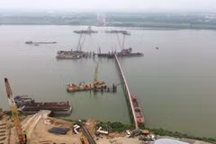 Cầu Ngọc Hồi có điểm đầu được kết nối với đường Vành đai 3,5 đoạn Phúc La-Văn Phú đến cao tốc Pháp Vân-Cầu Giẽ cách cao tốc khoảng 360m về phía đê Hữu Hồng thuộc địa bàn xã Thanh Trì, Hà Nội. Điểm cuối Km7+500 kết nối với đường Vành đai 3,5 cách đê Tả Hồng khoảng 700m về phía cao tốc Hà Nội-Hải Phòng thuộc địa bàn xã Văn Giang, tỉnh Hưng Yên. (Ảnh: Quốc Khánh/TTXVN)