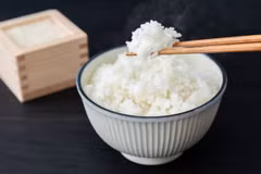 Người Việt đều có thói quen ăn nhiều cơm. Ăn cơm giúp no lâu và có đủ sức khỏe để hoạt động trong cả ngày. (Nguồn: Getty Images)